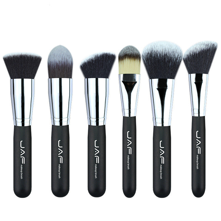 24 makeup brushes - Lees Beauty and Self Care Bar